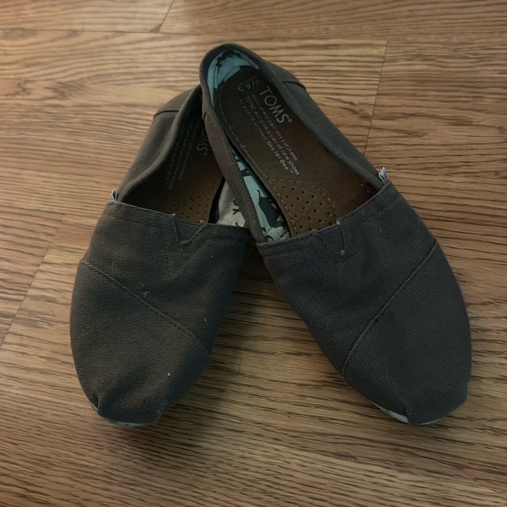 Toms